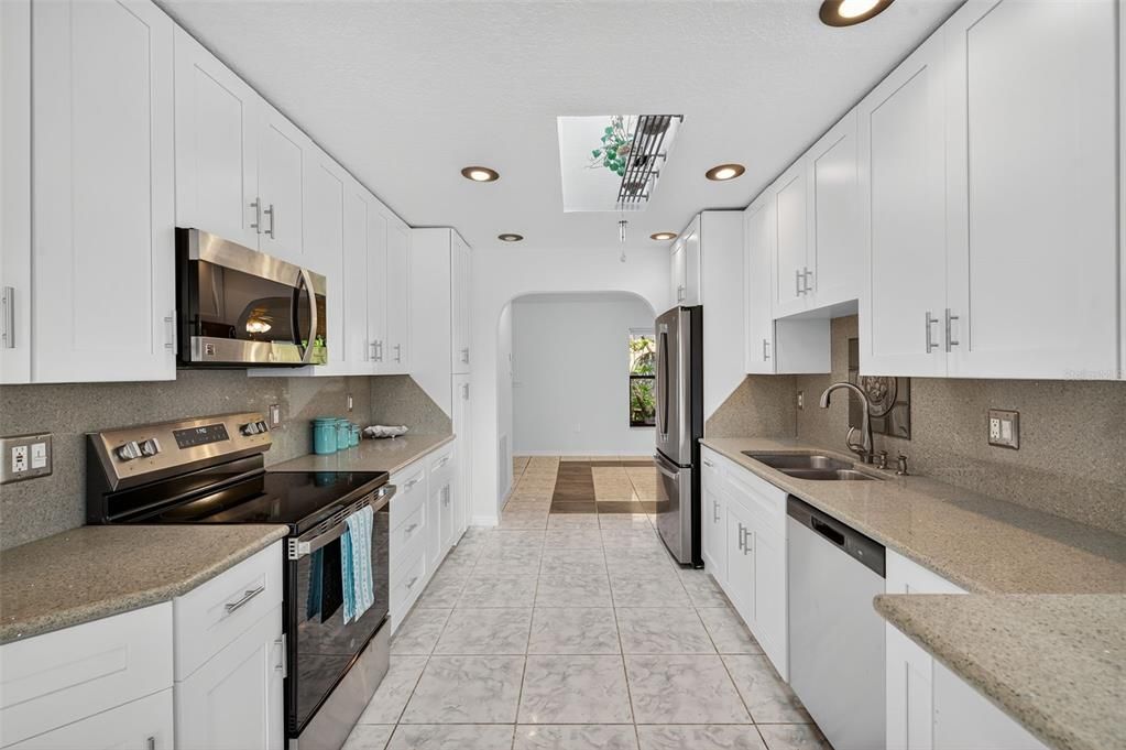 Active With Contract: $619,900 (3 beds, 4 baths, 2090 Square Feet)