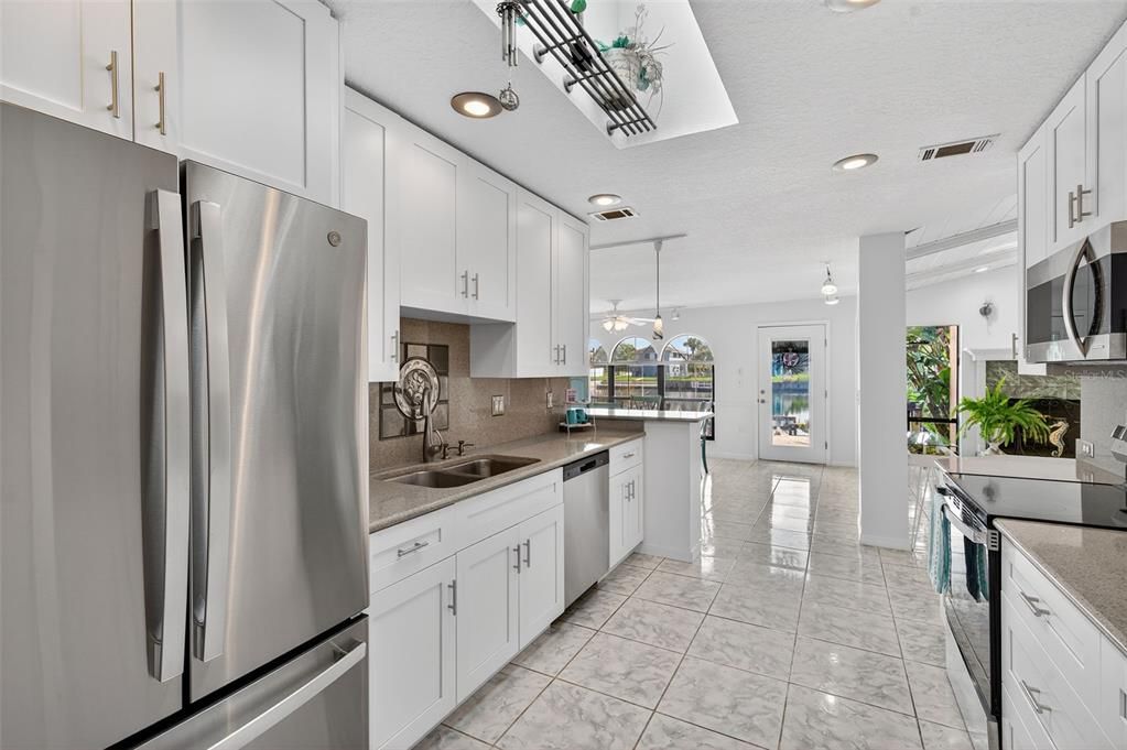 Active With Contract: $619,900 (3 beds, 4 baths, 2090 Square Feet)