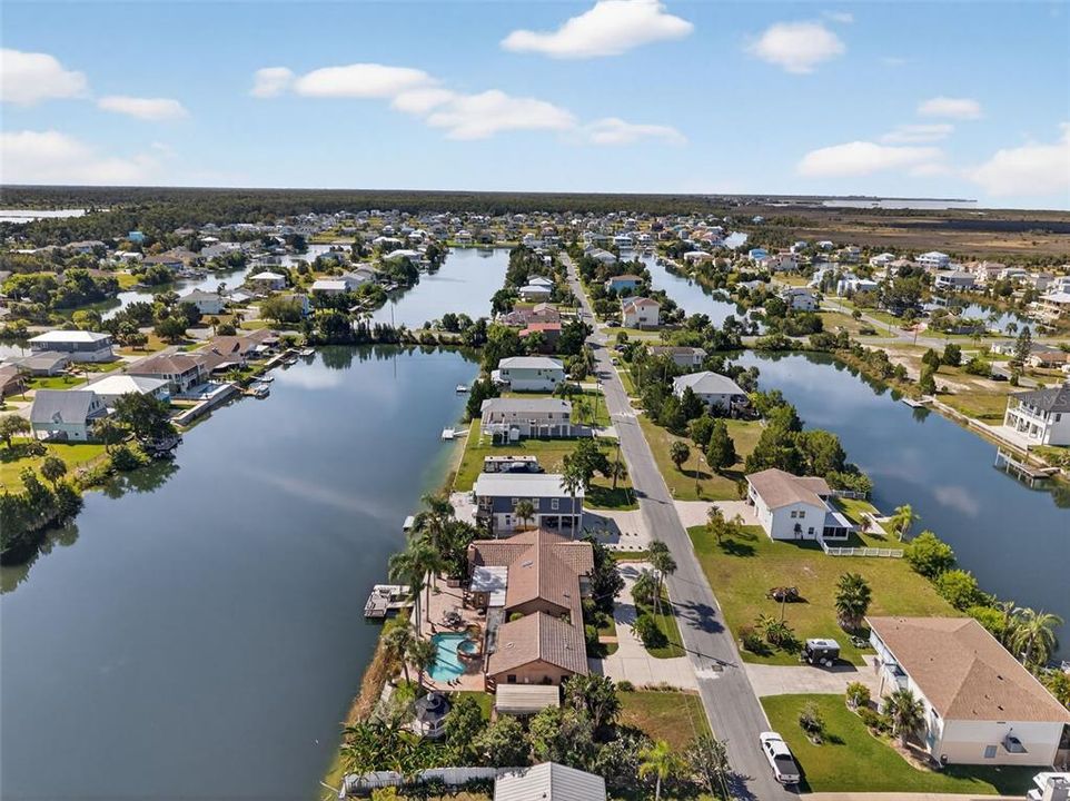 Active With Contract: $619,900 (3 beds, 4 baths, 2090 Square Feet)