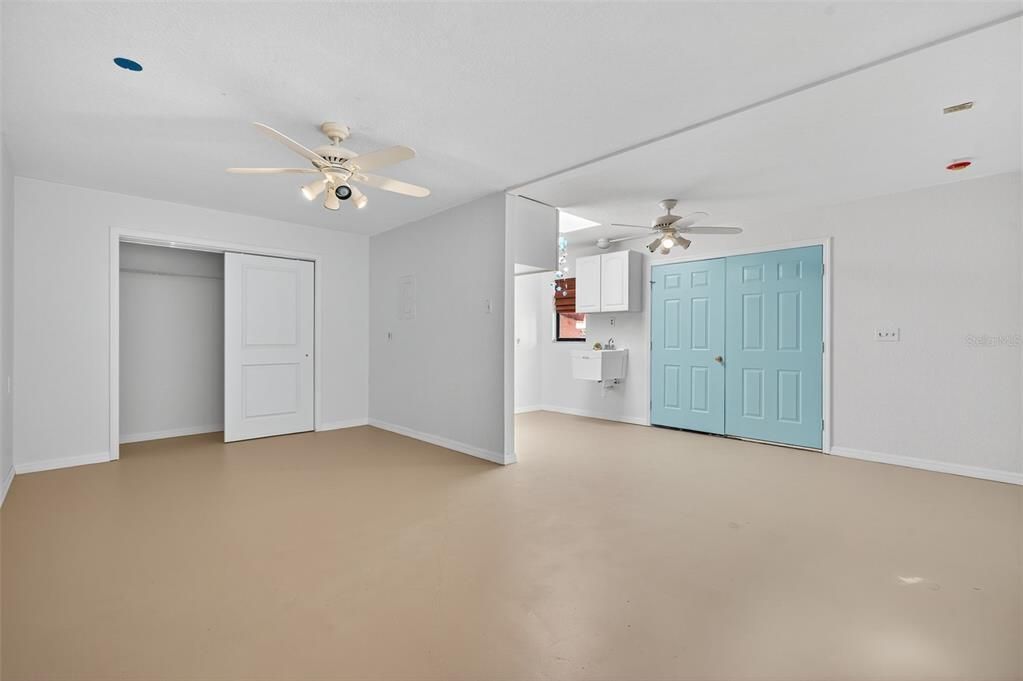 Active With Contract: $619,900 (3 beds, 4 baths, 2090 Square Feet)