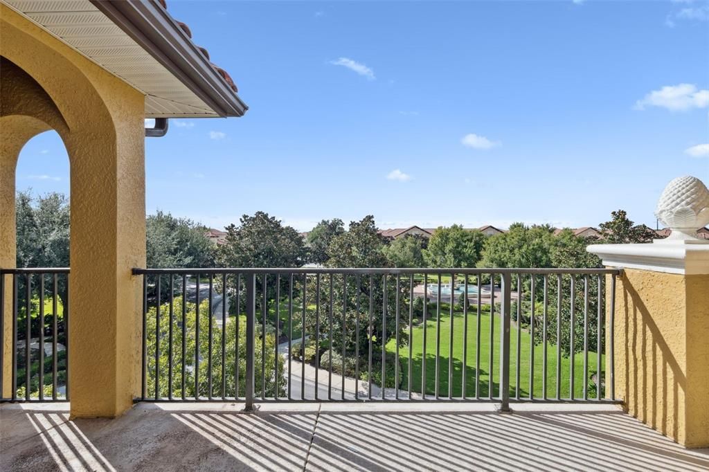 For Sale: $410,000 (3 beds, 3 baths, 2388 Square Feet)