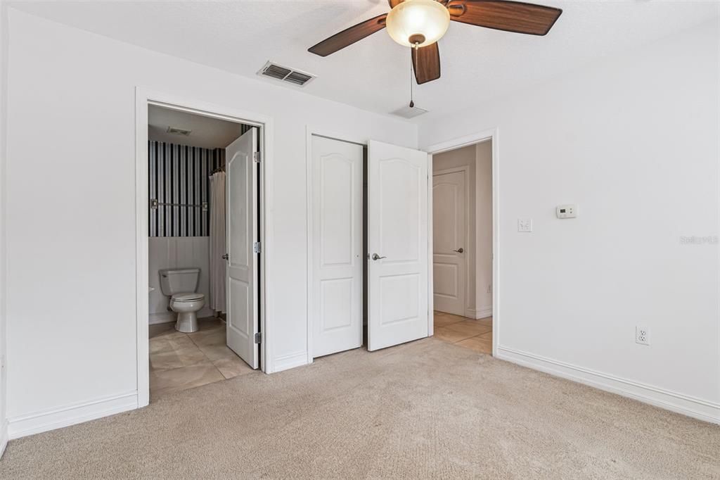 For Sale: $410,000 (3 beds, 3 baths, 2388 Square Feet)