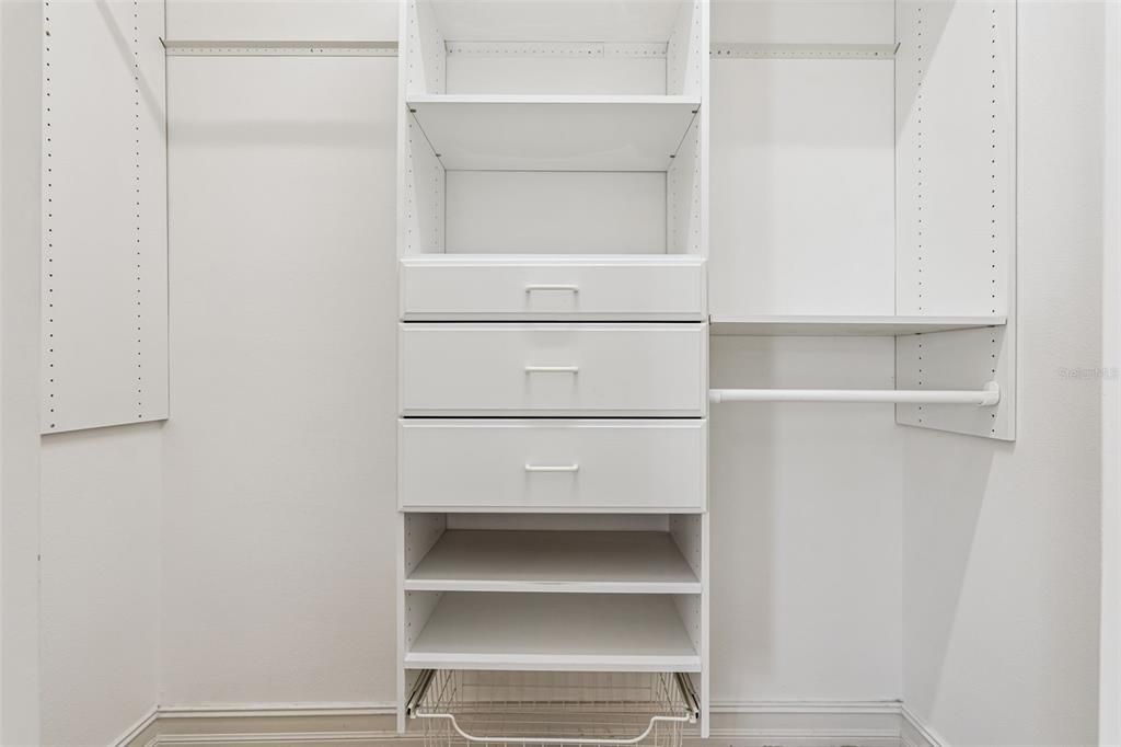 For Sale: $410,000 (3 beds, 3 baths, 2388 Square Feet)