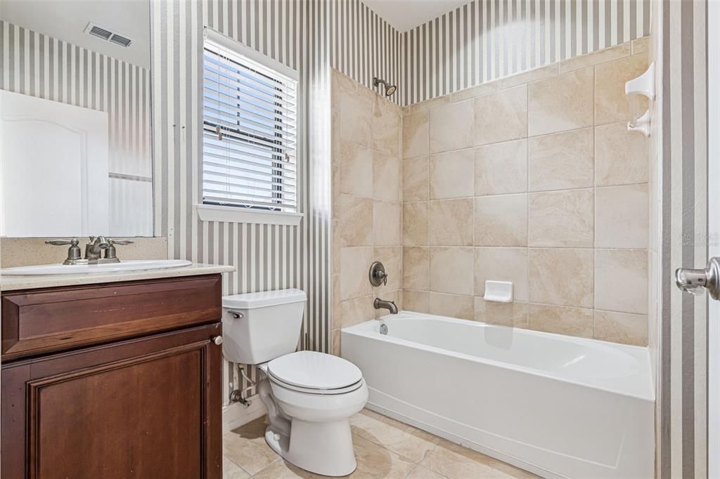 For Sale: $410,000 (3 beds, 3 baths, 2388 Square Feet)