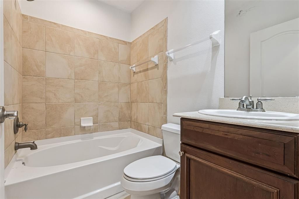 For Sale: $410,000 (3 beds, 3 baths, 2388 Square Feet)