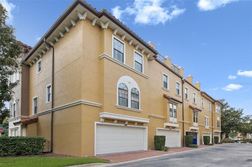 For Sale: $410,000 (3 beds, 3 baths, 2388 Square Feet)