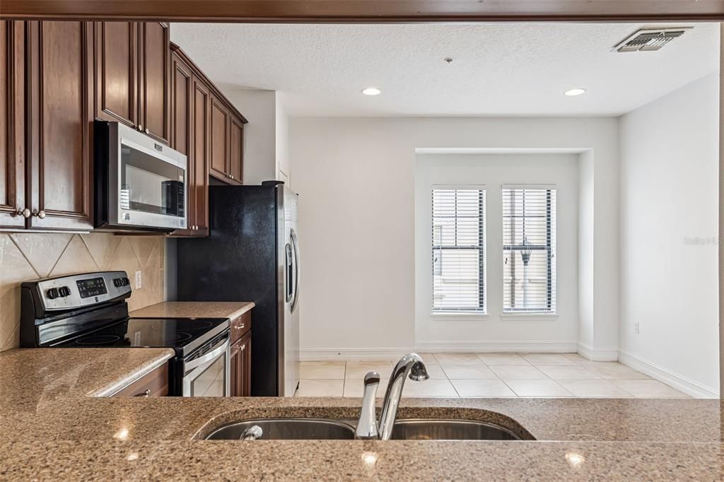 For Sale: $410,000 (3 beds, 3 baths, 2388 Square Feet)