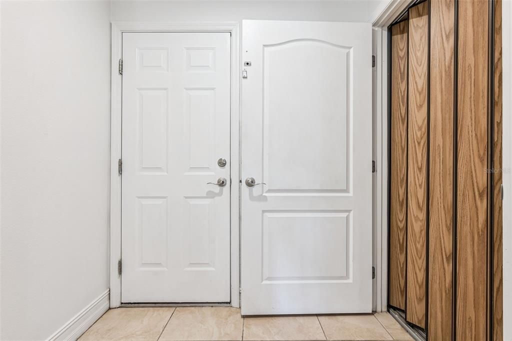 For Sale: $410,000 (3 beds, 3 baths, 2388 Square Feet)