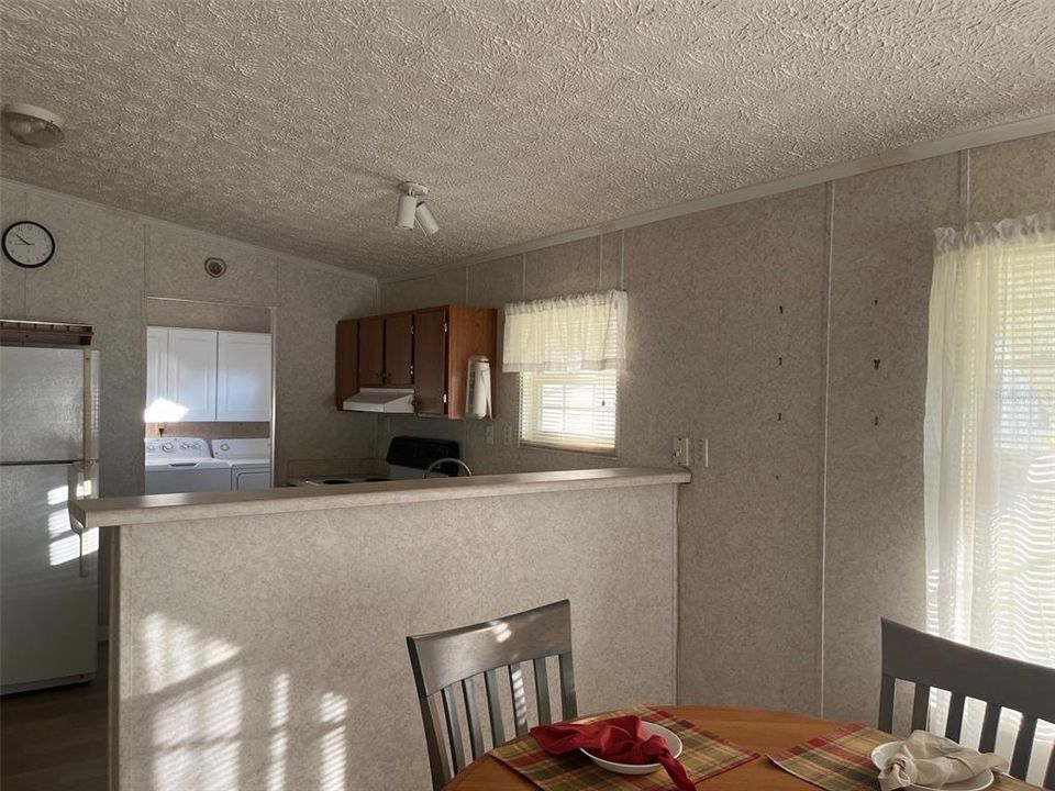 На продажу: $105,900 (2 спален, 2 ванн, 1056 Квадратных фут)