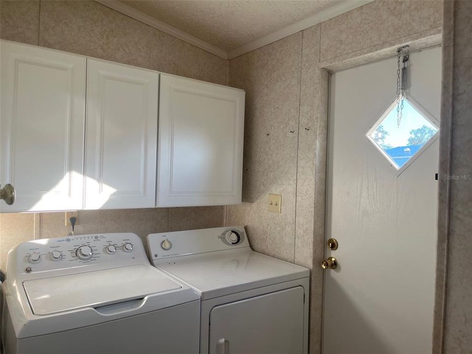 На продажу: $105,900 (2 спален, 2 ванн, 1056 Квадратных фут)