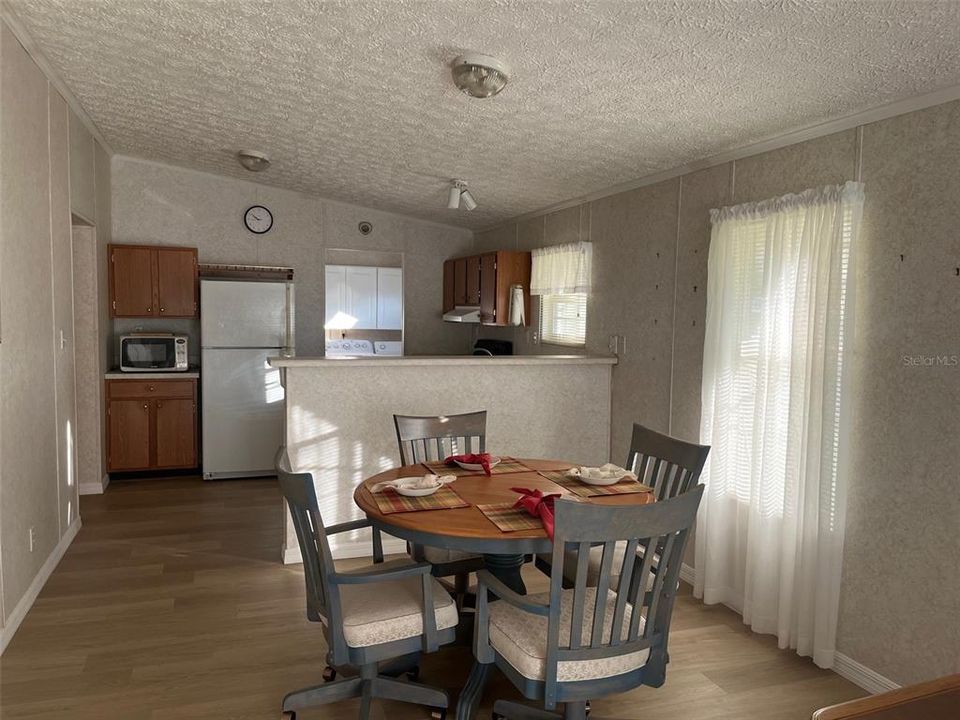 На продажу: $105,900 (2 спален, 2 ванн, 1056 Квадратных фут)