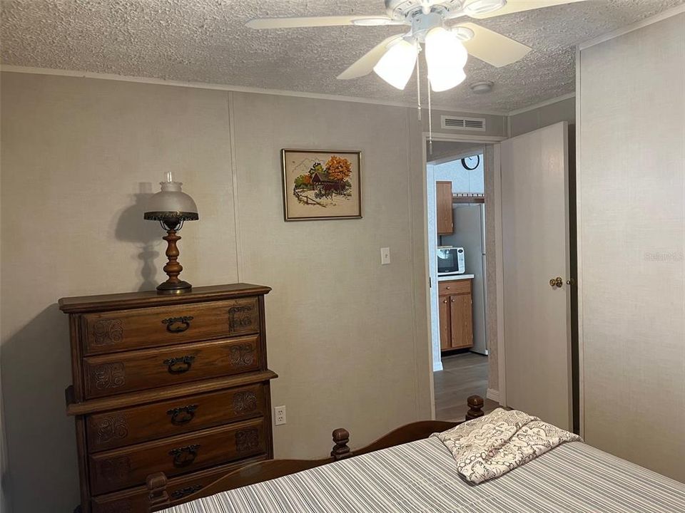 На продажу: $105,900 (2 спален, 2 ванн, 1056 Квадратных фут)