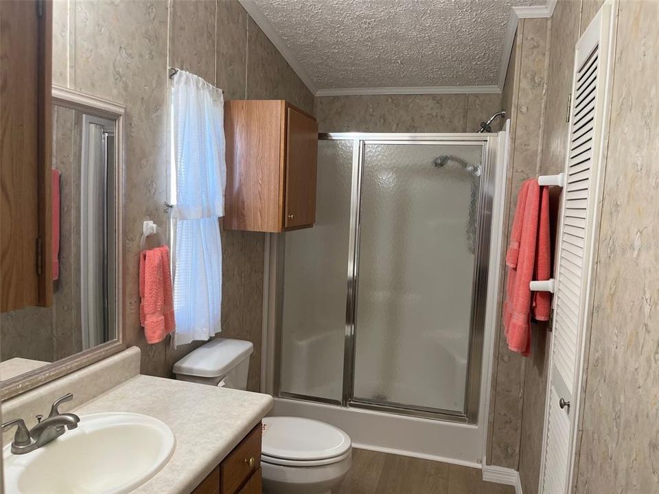 На продажу: $105,900 (2 спален, 2 ванн, 1056 Квадратных фут)