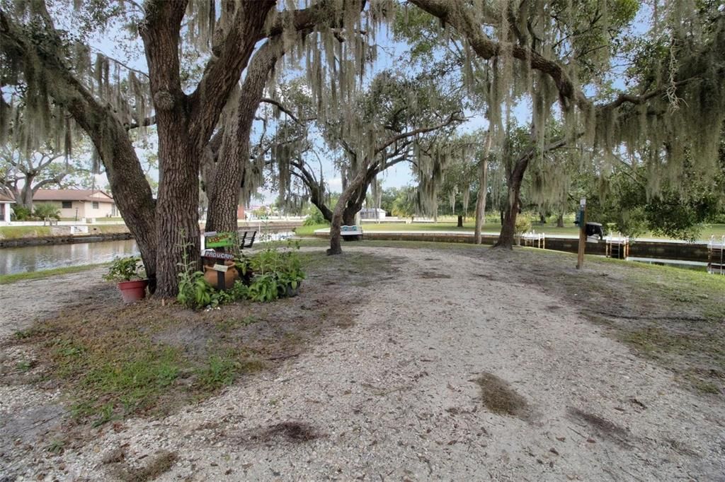 На продажу: $105,900 (2 спален, 2 ванн, 1056 Квадратных фут)