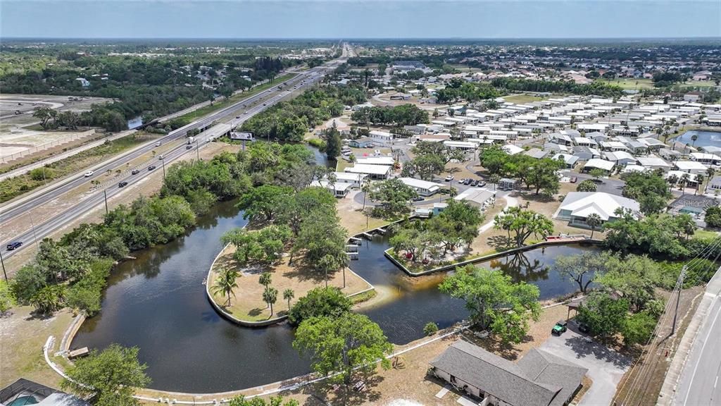 На продажу: $105,900 (2 спален, 2 ванн, 1056 Квадратных фут)