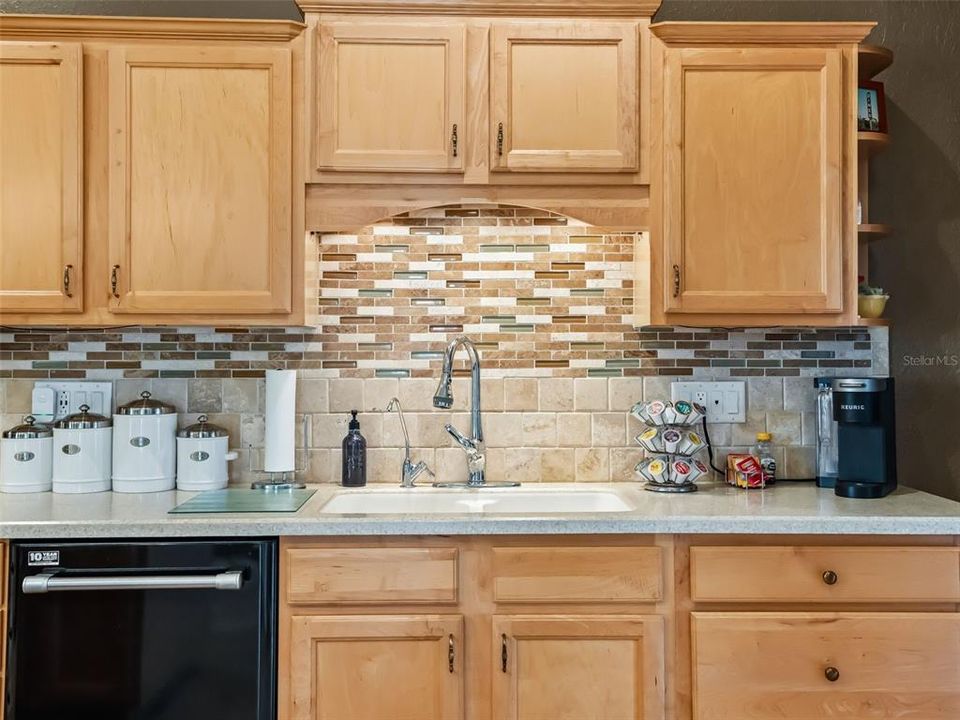 En Venta: $525,000 (3 camas, 2 baños, 2645 Pies cuadrados)