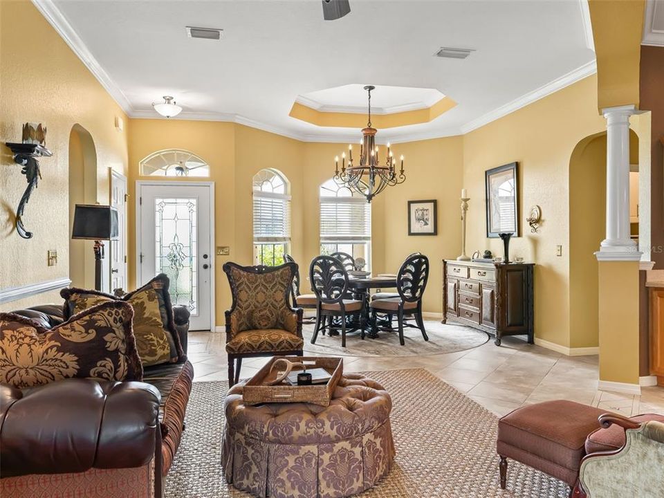 En Venta: $525,000 (3 camas, 2 baños, 2645 Pies cuadrados)