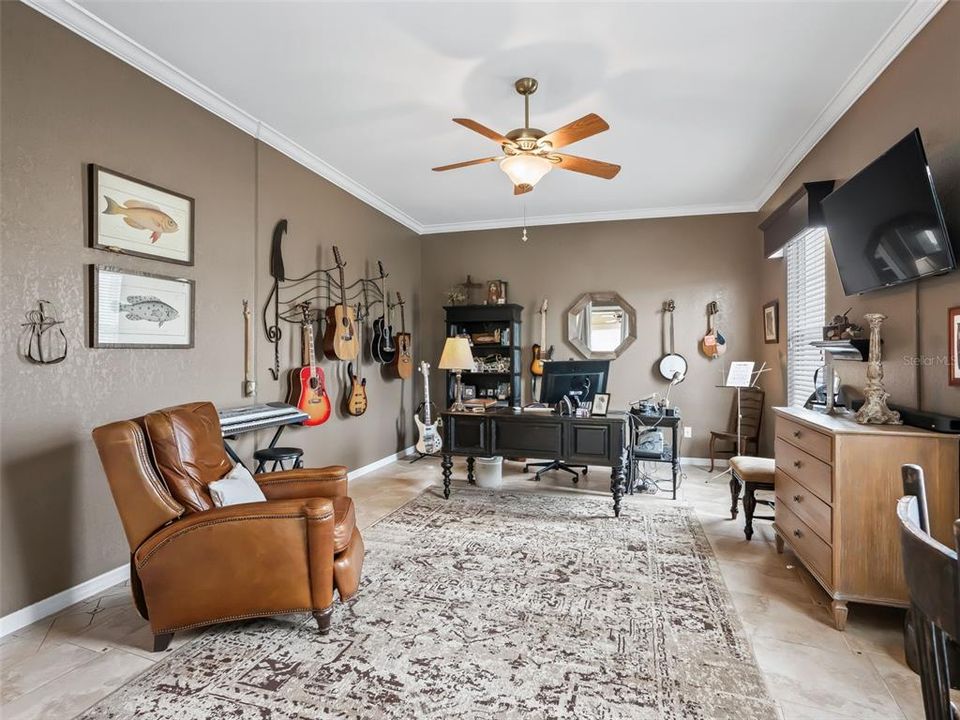 En Venta: $525,000 (3 camas, 2 baños, 2645 Pies cuadrados)