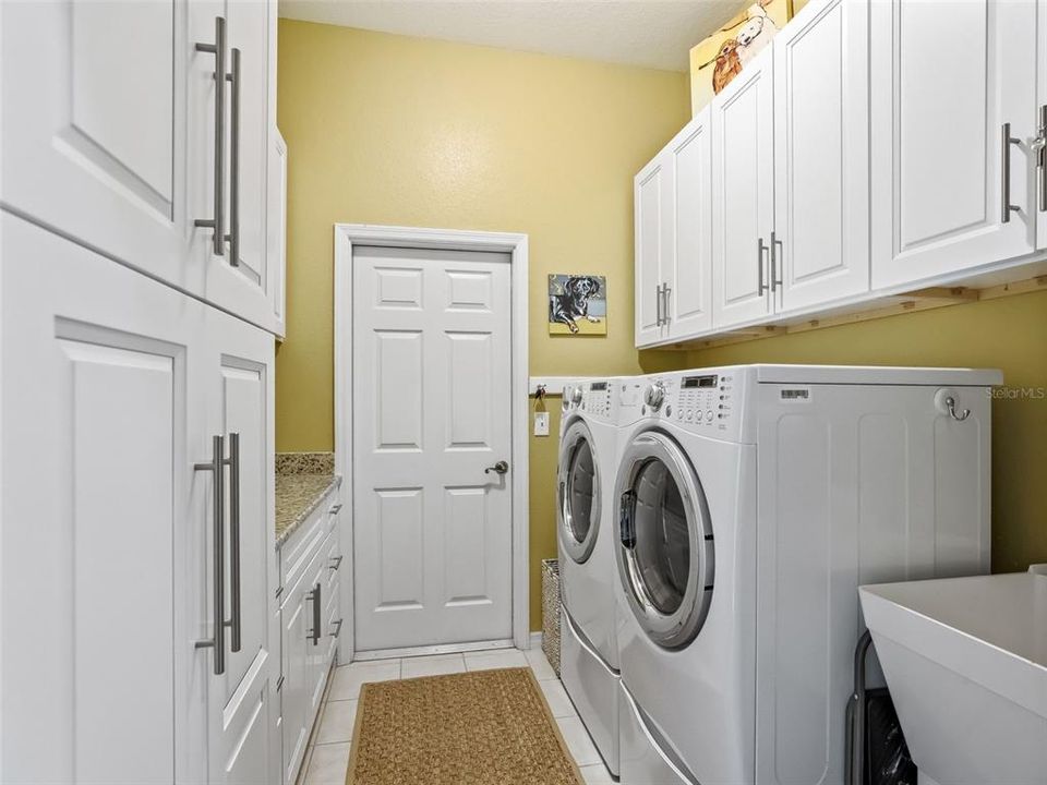 En Venta: $525,000 (3 camas, 2 baños, 2645 Pies cuadrados)