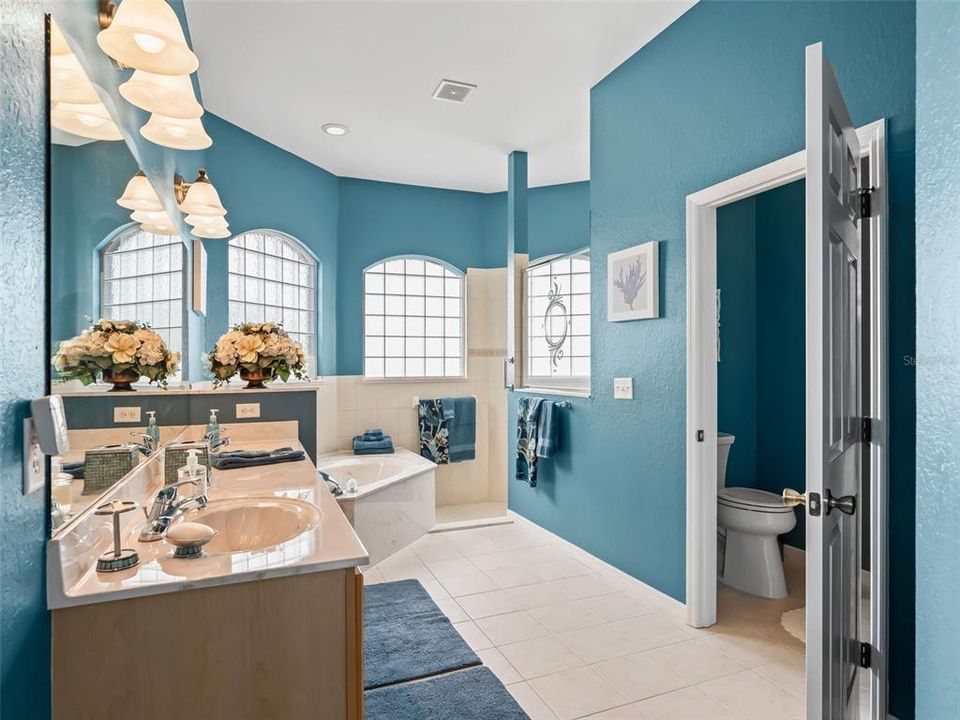 En Venta: $525,000 (3 camas, 2 baños, 2645 Pies cuadrados)