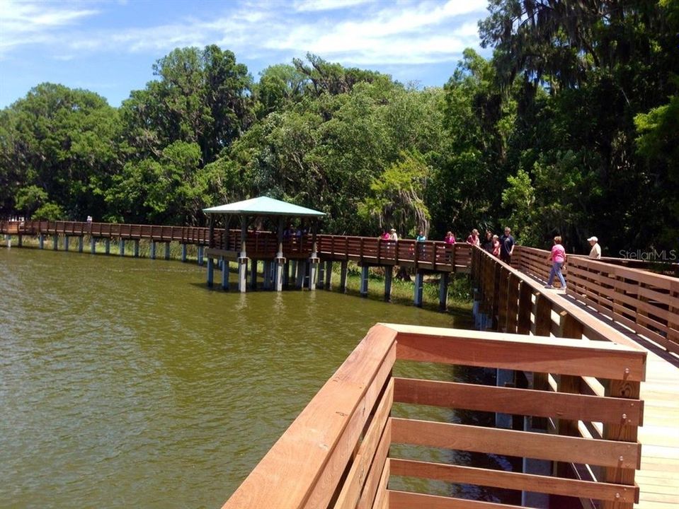 Active With Contract: $375,000 (2 beds, 2 baths, 1975 Square Feet)