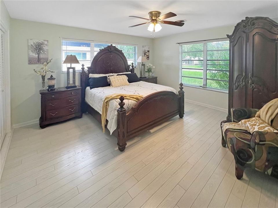 Active With Contract: $375,000 (2 beds, 2 baths, 1975 Square Feet)