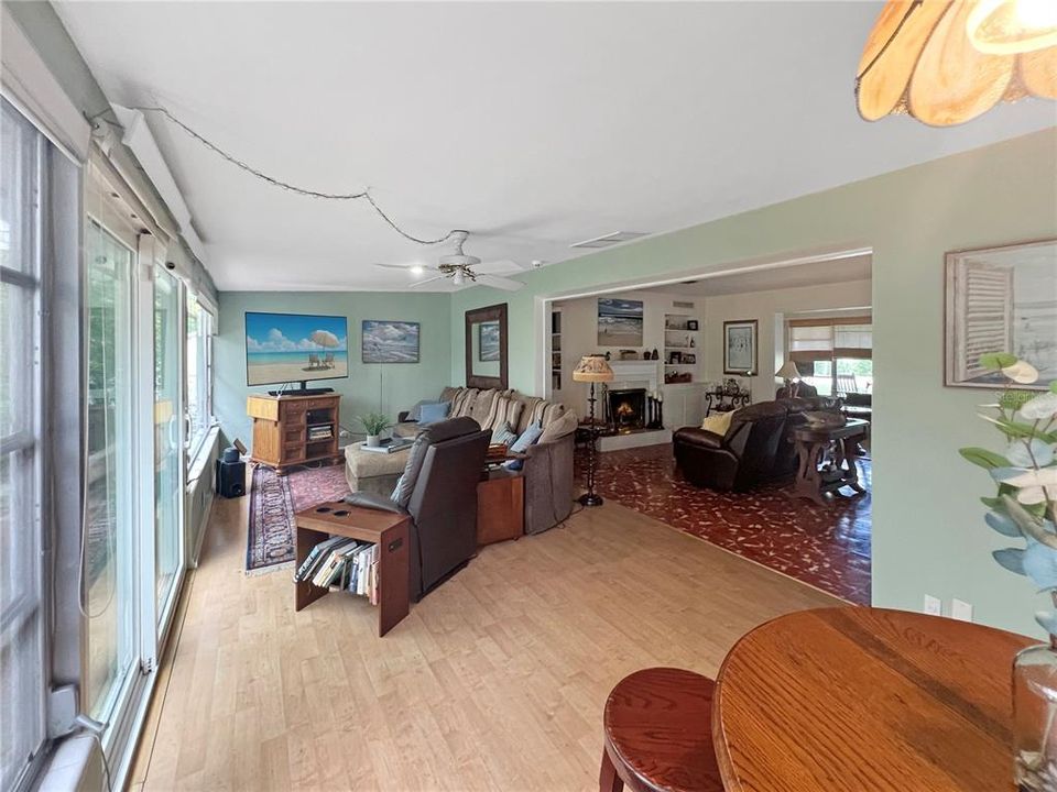 Active With Contract: $375,000 (2 beds, 2 baths, 1975 Square Feet)