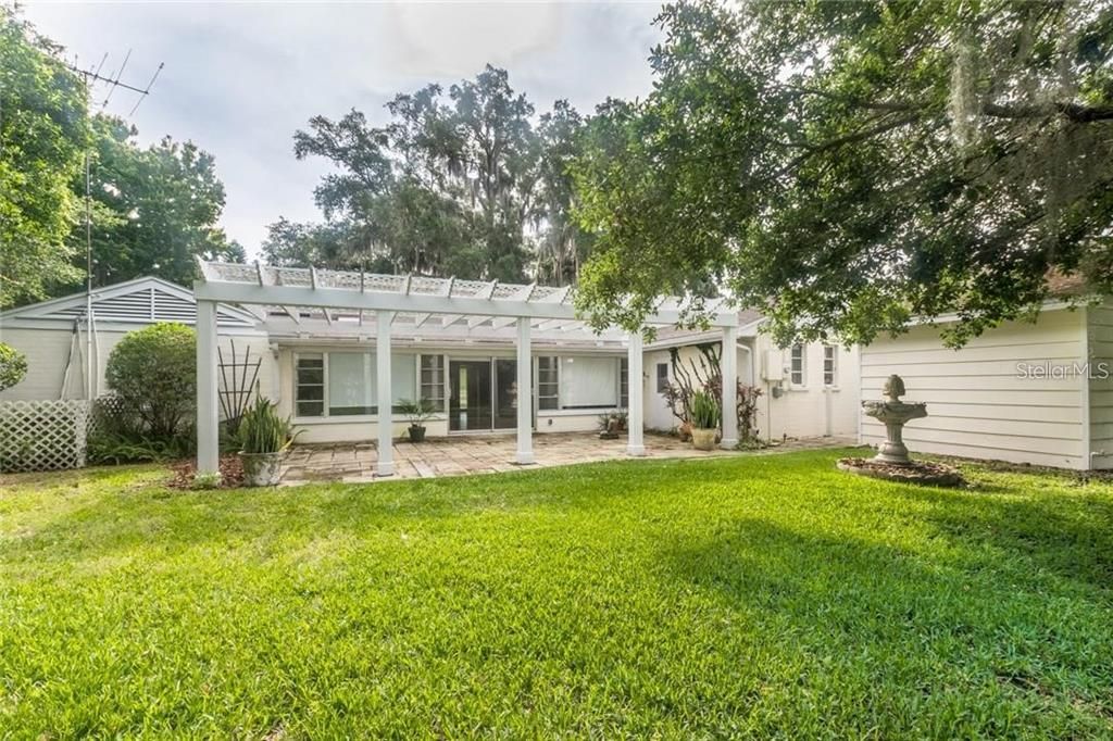 Active With Contract: $375,000 (2 beds, 2 baths, 1975 Square Feet)