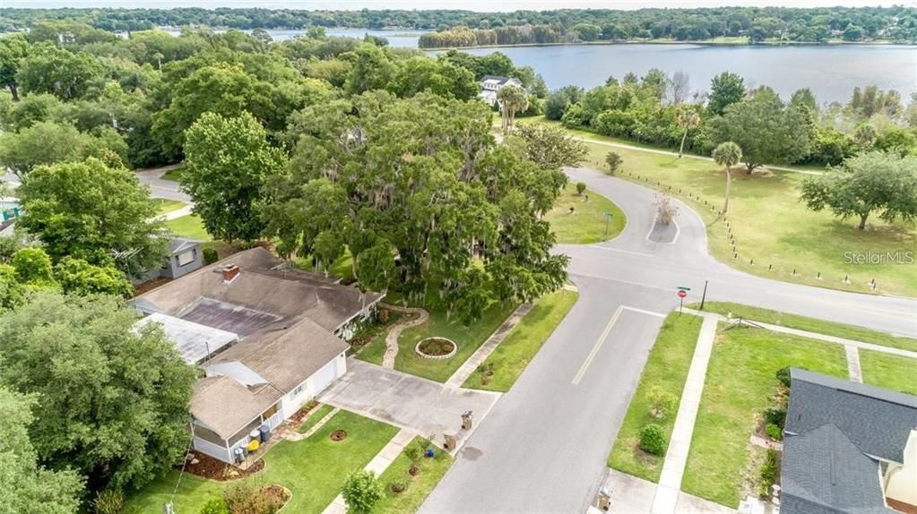 Active With Contract: $375,000 (2 beds, 2 baths, 1975 Square Feet)