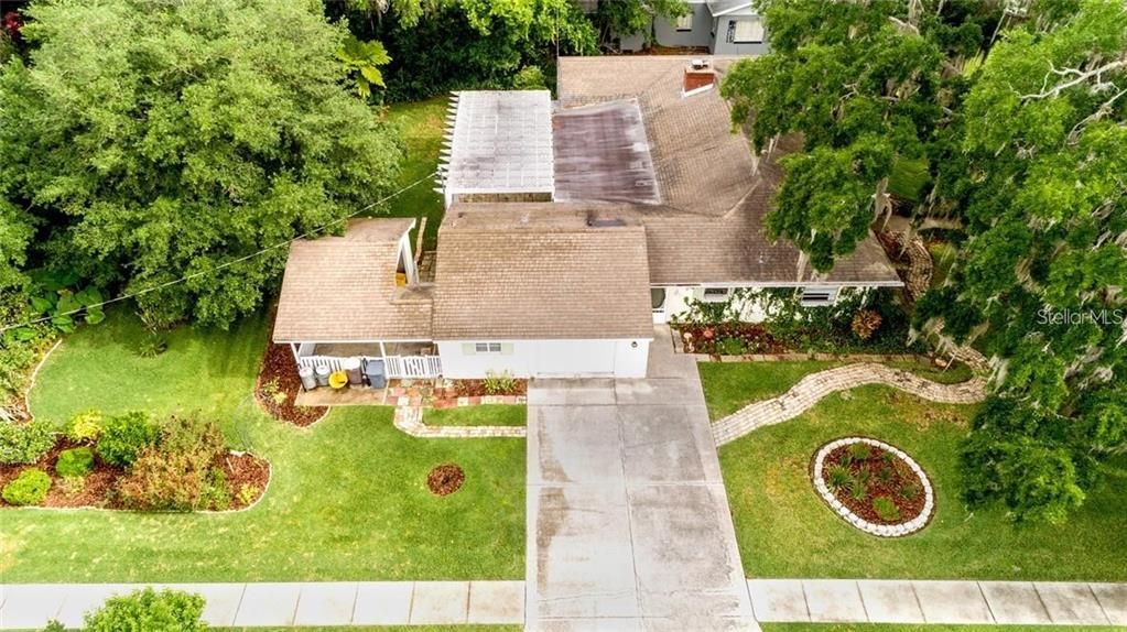 Active With Contract: $375,000 (2 beds, 2 baths, 1975 Square Feet)