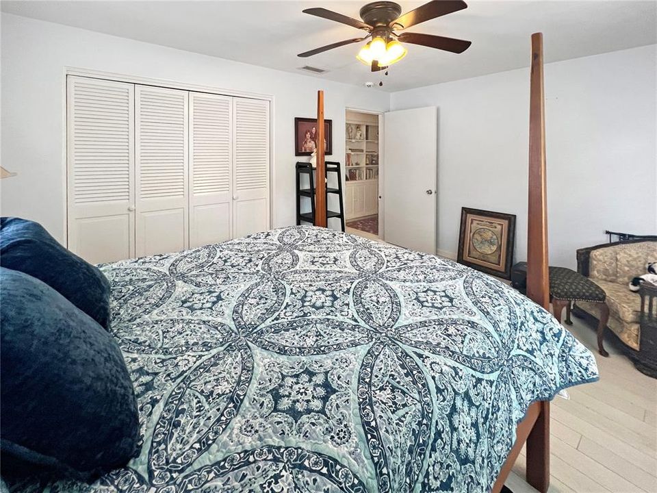 Active With Contract: $375,000 (2 beds, 2 baths, 1975 Square Feet)