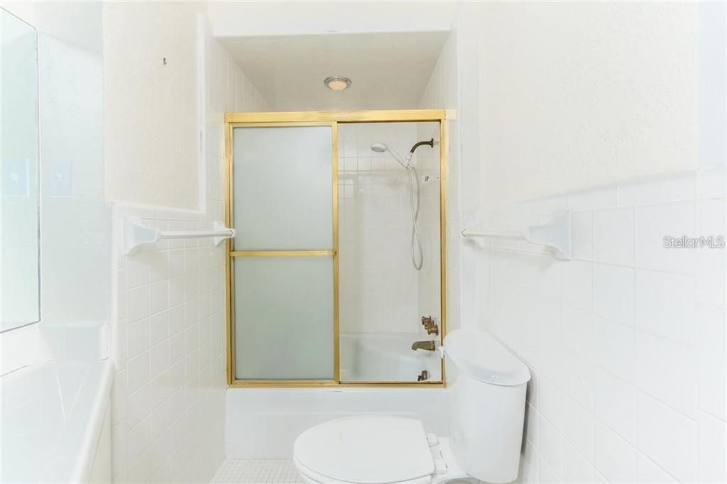 Active With Contract: $375,000 (2 beds, 2 baths, 1975 Square Feet)