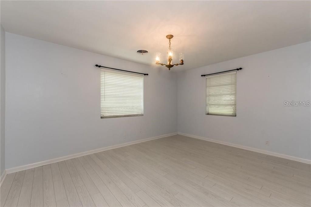 Active With Contract: $375,000 (2 beds, 2 baths, 1975 Square Feet)