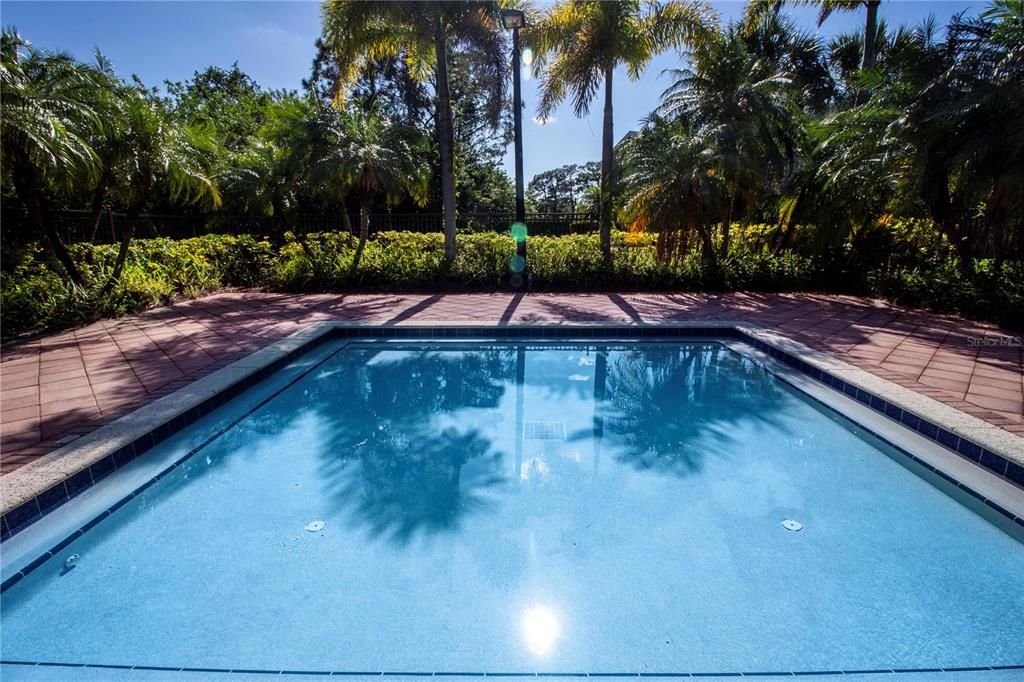 For Rent: $1,650 (2 beds, 2 baths, 996 Square Feet)