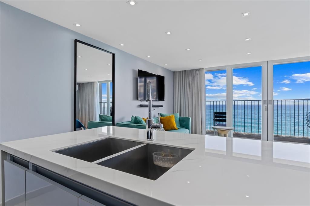 Active With Contract: $395,000 (1 beds, 1 baths, 494 Square Feet)