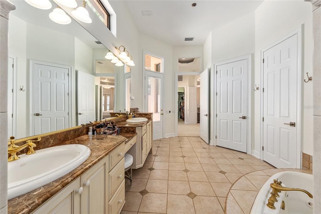 待售: $2,950,000 (4 贝兹, 5 浴室, 4535 平方英尺)