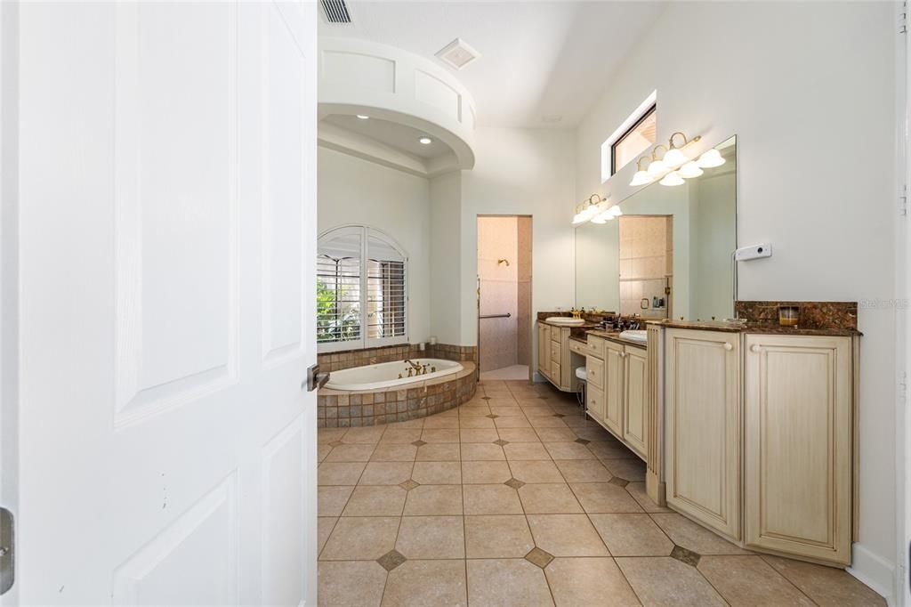 待售: $2,950,000 (4 贝兹, 5 浴室, 4535 平方英尺)