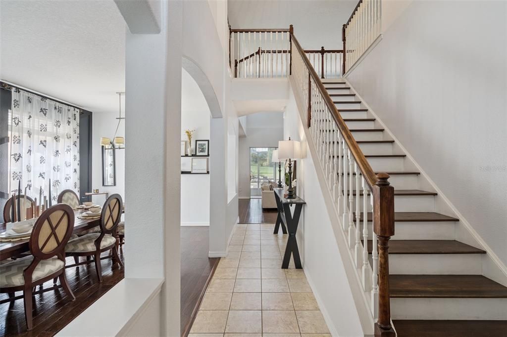 合同活跃: $389,000 (5 贝兹, 3 浴室, 2650 平方英尺)