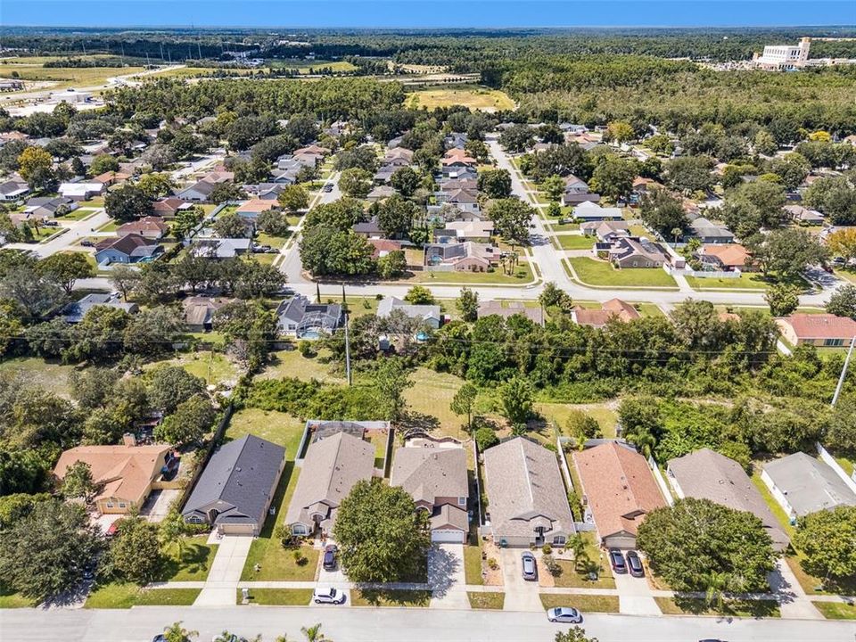 合同活跃: $389,000 (5 贝兹, 3 浴室, 2650 平方英尺)