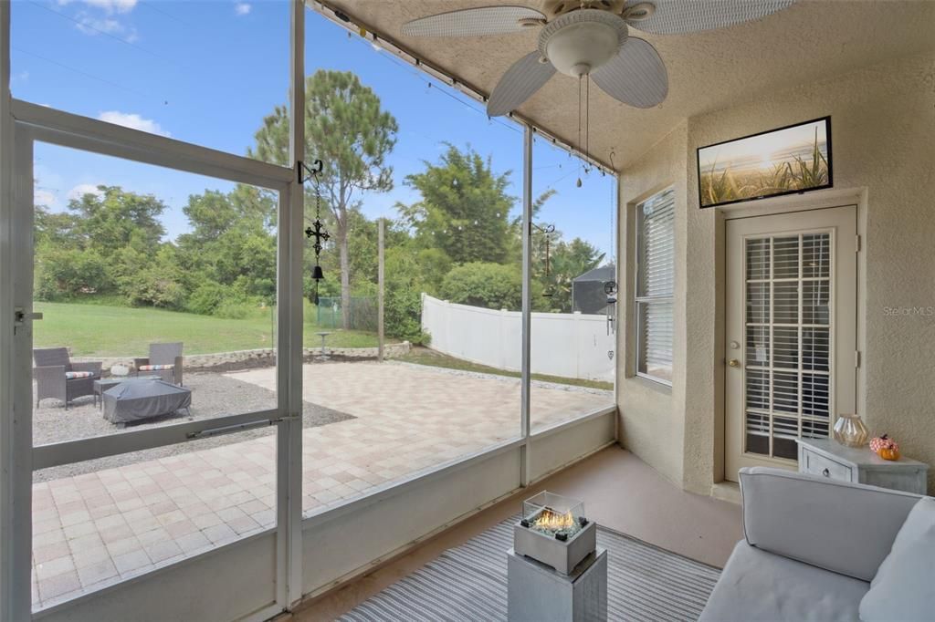 合同活跃: $389,000 (5 贝兹, 3 浴室, 2650 平方英尺)