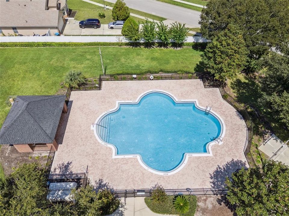 合同活跃: $389,000 (5 贝兹, 3 浴室, 2650 平方英尺)