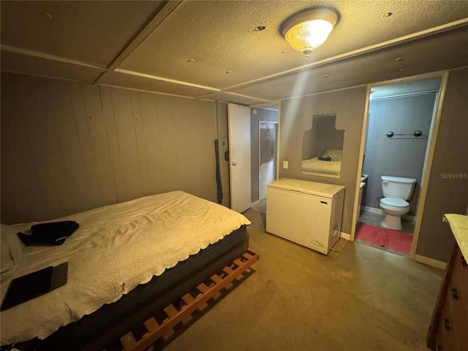 待售: $85,000 (2 贝兹, 2 浴室, 672 平方英尺)