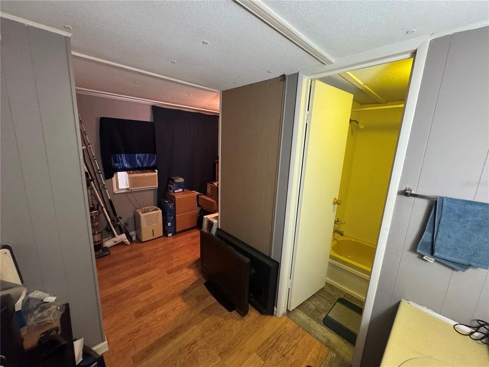 待售: $85,000 (2 贝兹, 2 浴室, 672 平方英尺)