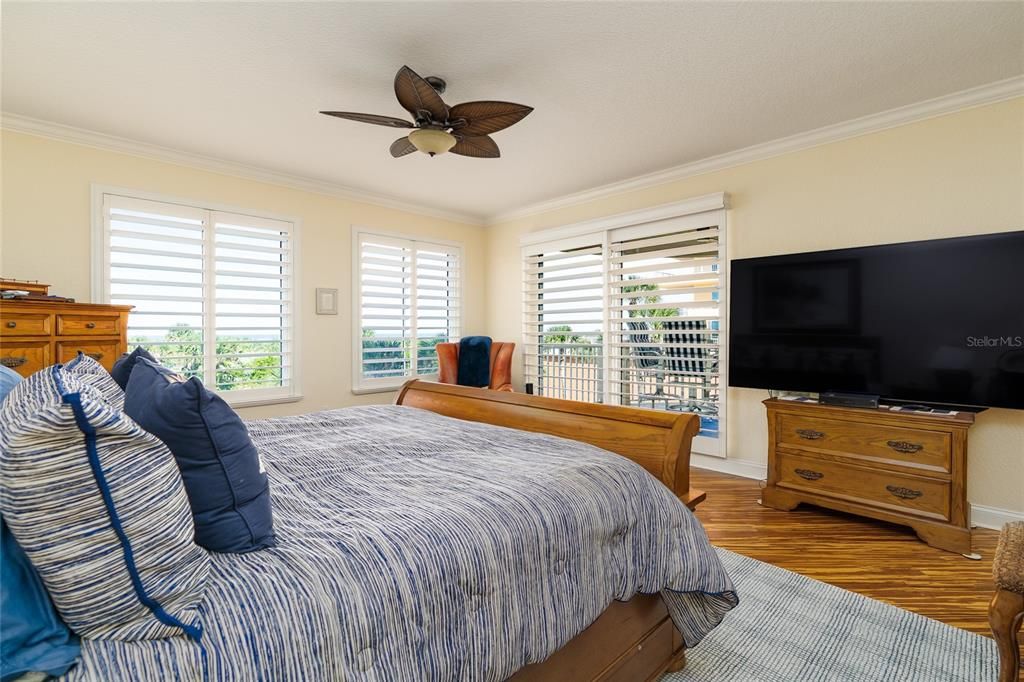 For Sale: $1,449,000 (4 beds, 3 baths, 2620 Square Feet)