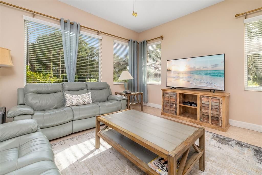 待售: $315,000 (2 贝兹, 2 浴室, 1264 平方英尺)