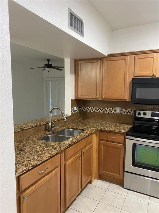For Rent: $1,750 (3 beds, 2 baths, 1151 Square Feet)