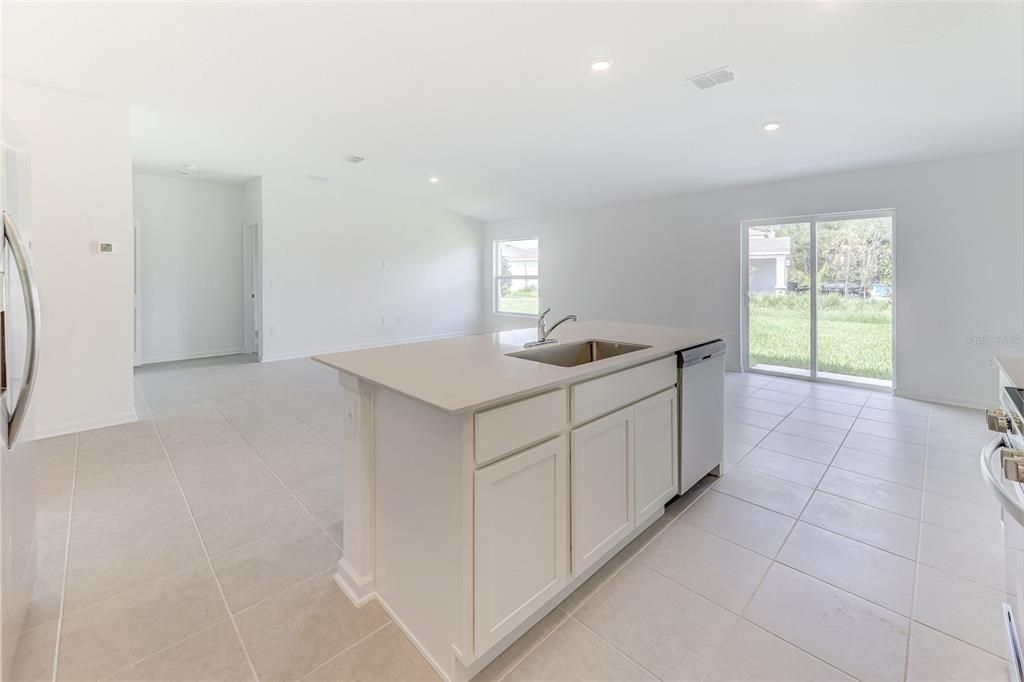 En Renta: $2,600 (4 camas, 2 baños, 1824 Pies cuadrados)