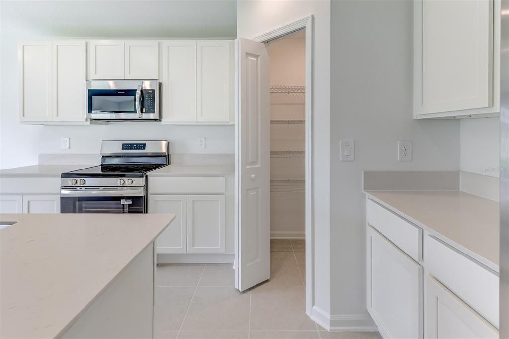 En Renta: $2,600 (4 camas, 2 baños, 1824 Pies cuadrados)