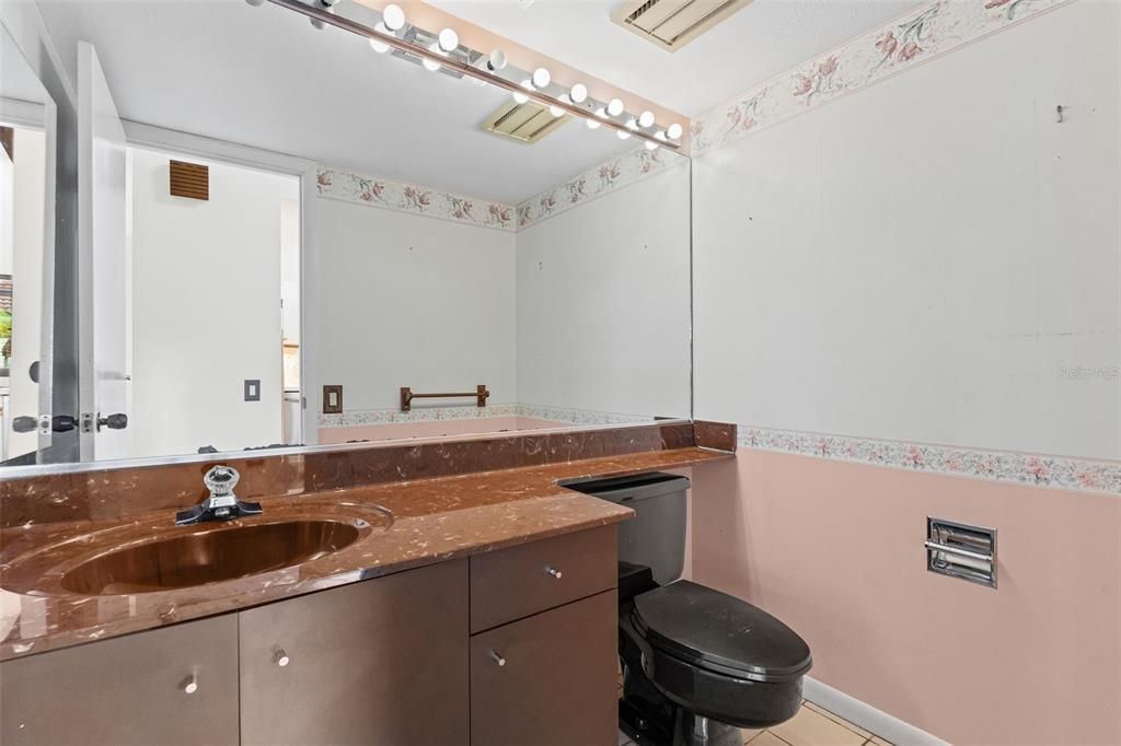 Active With Contract: $485,000 (3 beds, 2 baths, 2310 Square Feet)