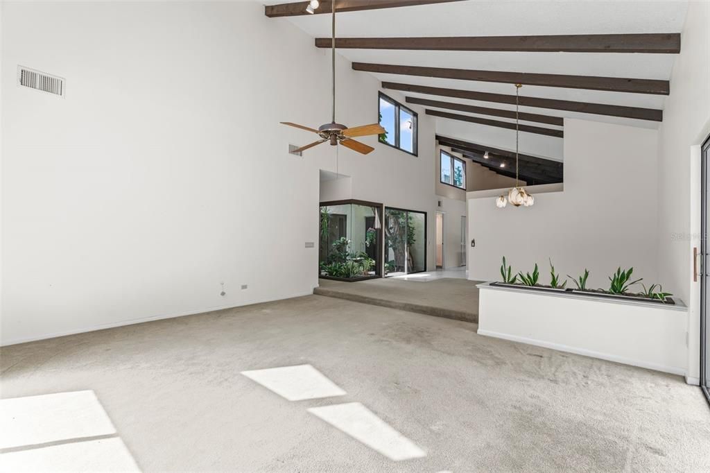 Active With Contract: $485,000 (3 beds, 2 baths, 2310 Square Feet)